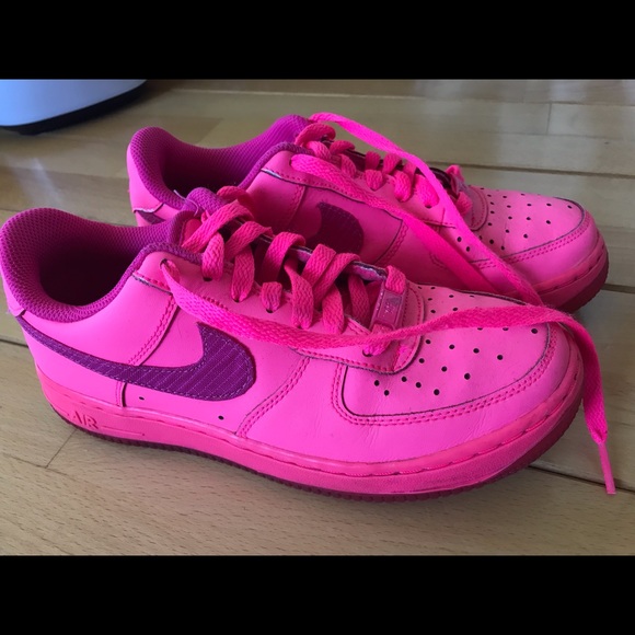 nike air bright pink